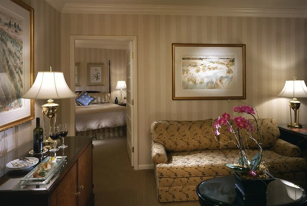 The Sutton Place Hotel Ванкувер