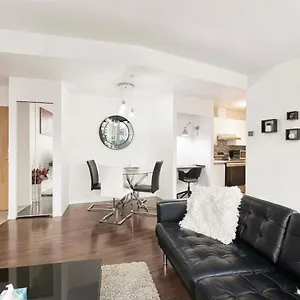 2bdrm Luxurious In Heart Of Downtown Apartment