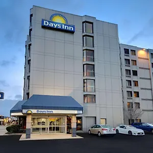 Hotel Days By Wyndham Near The Falls
