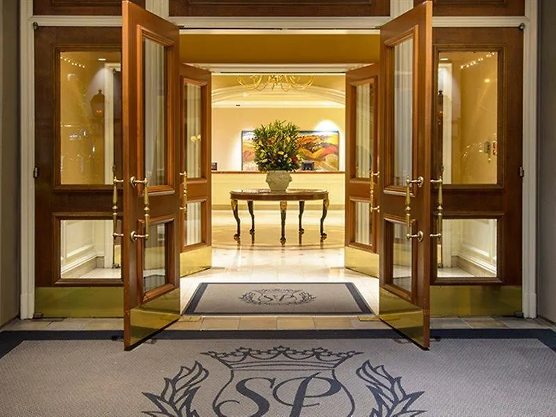 The Sutton Place Hotel וונקובר