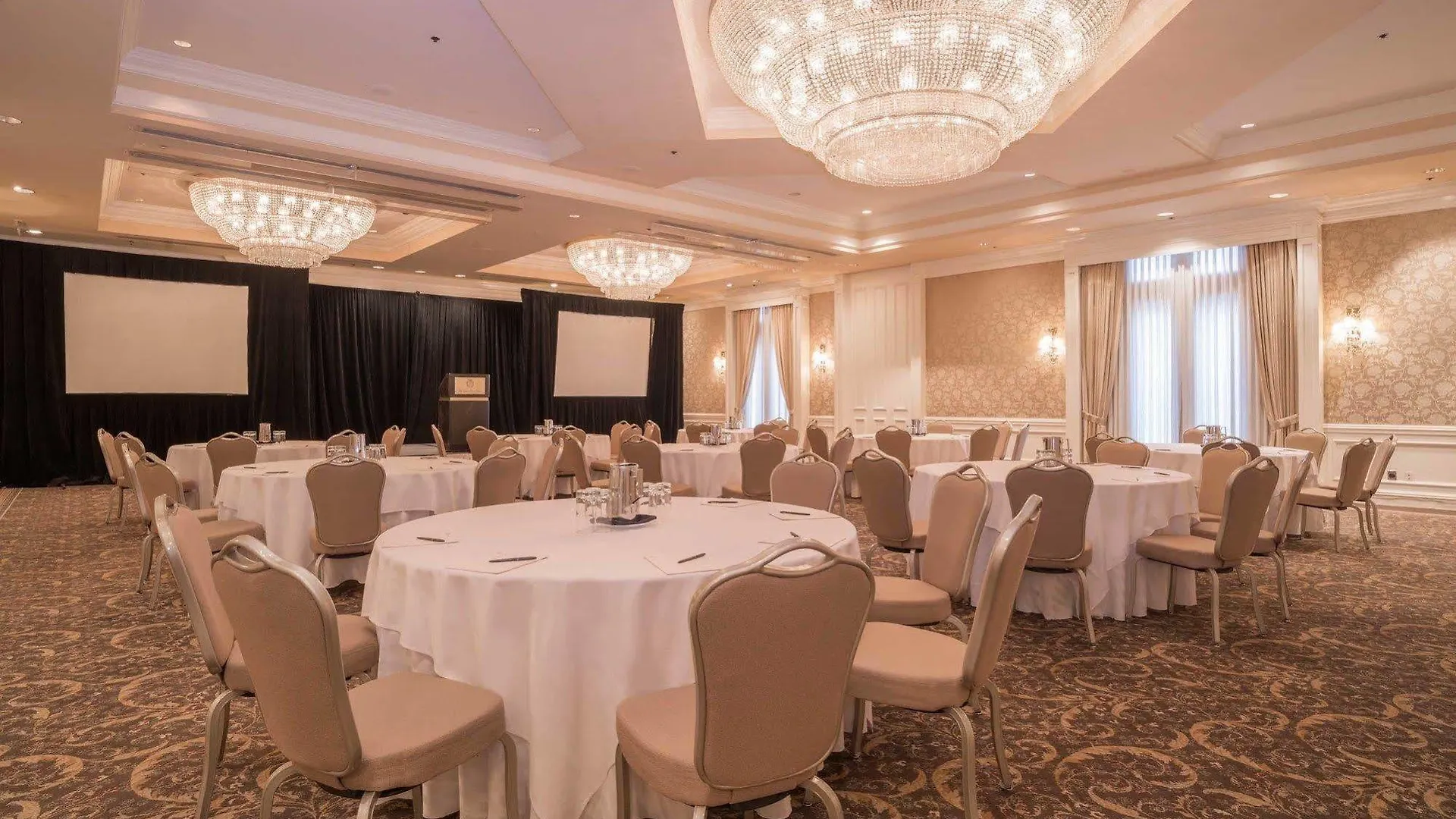 The Sutton Place Hotel וונקובר